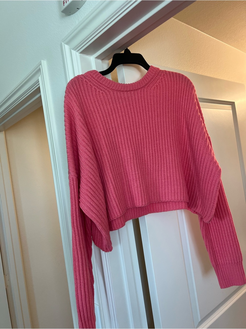 Double Zero Cropped Ribbed Sweater in Hot Pink